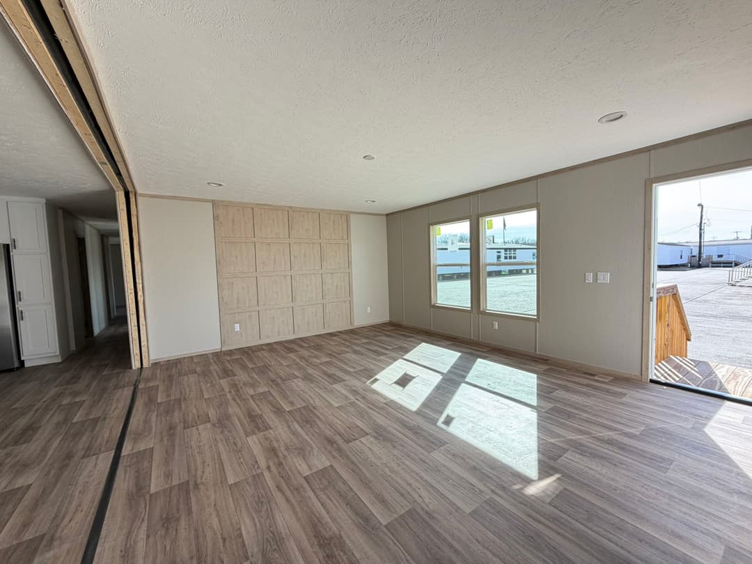 Summit interior home features