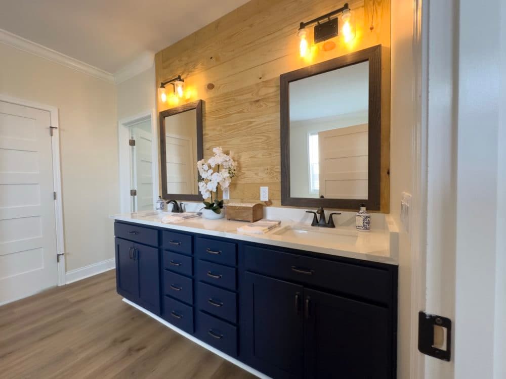 The riverwalk bathroom home features