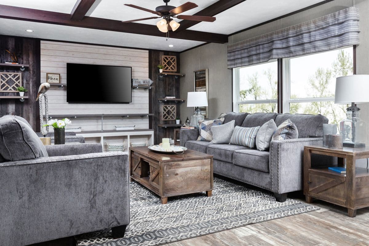 The shoreline interior home features