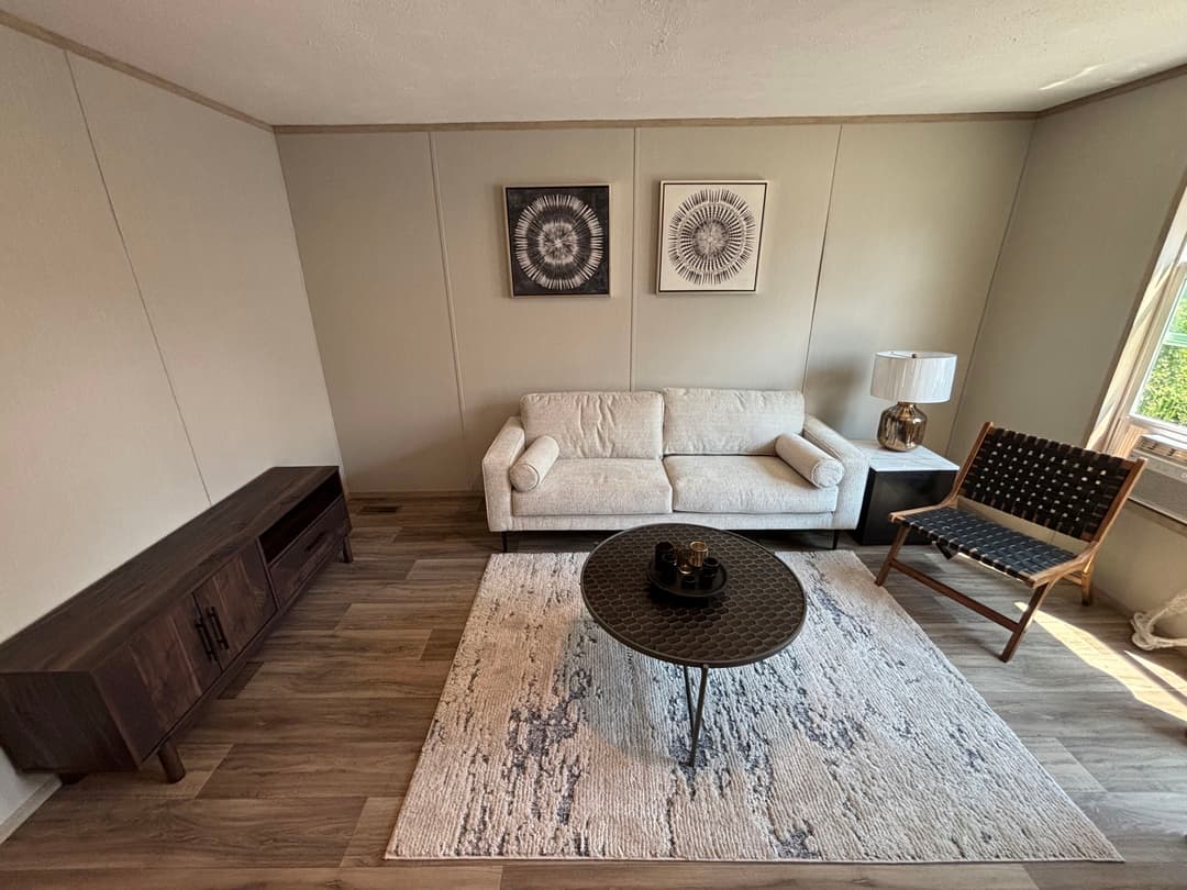 Crockett interior home features