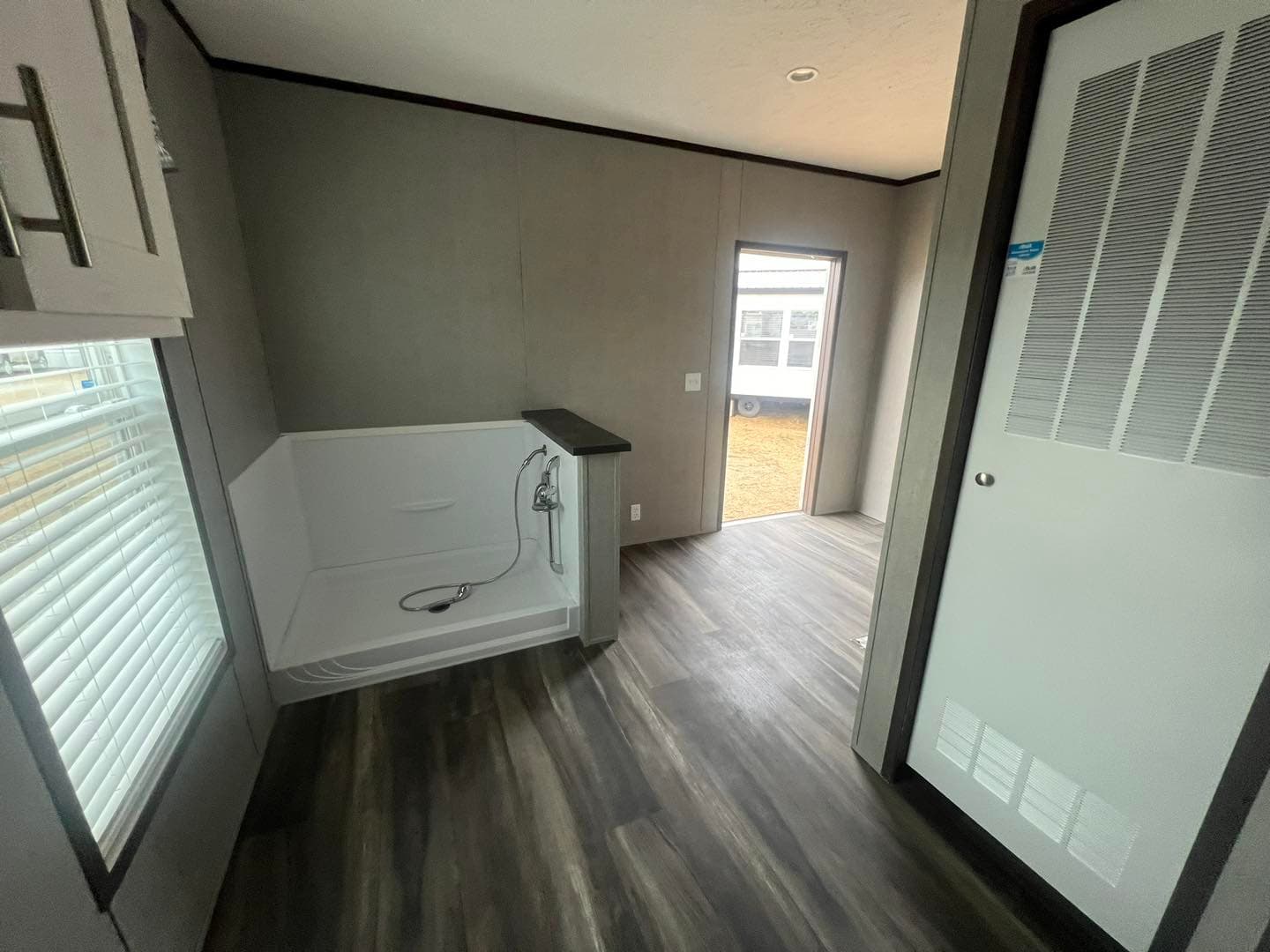 The shoreline interior home features