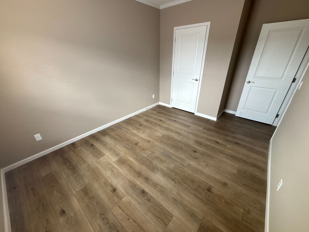 The hexagon bedroom home features