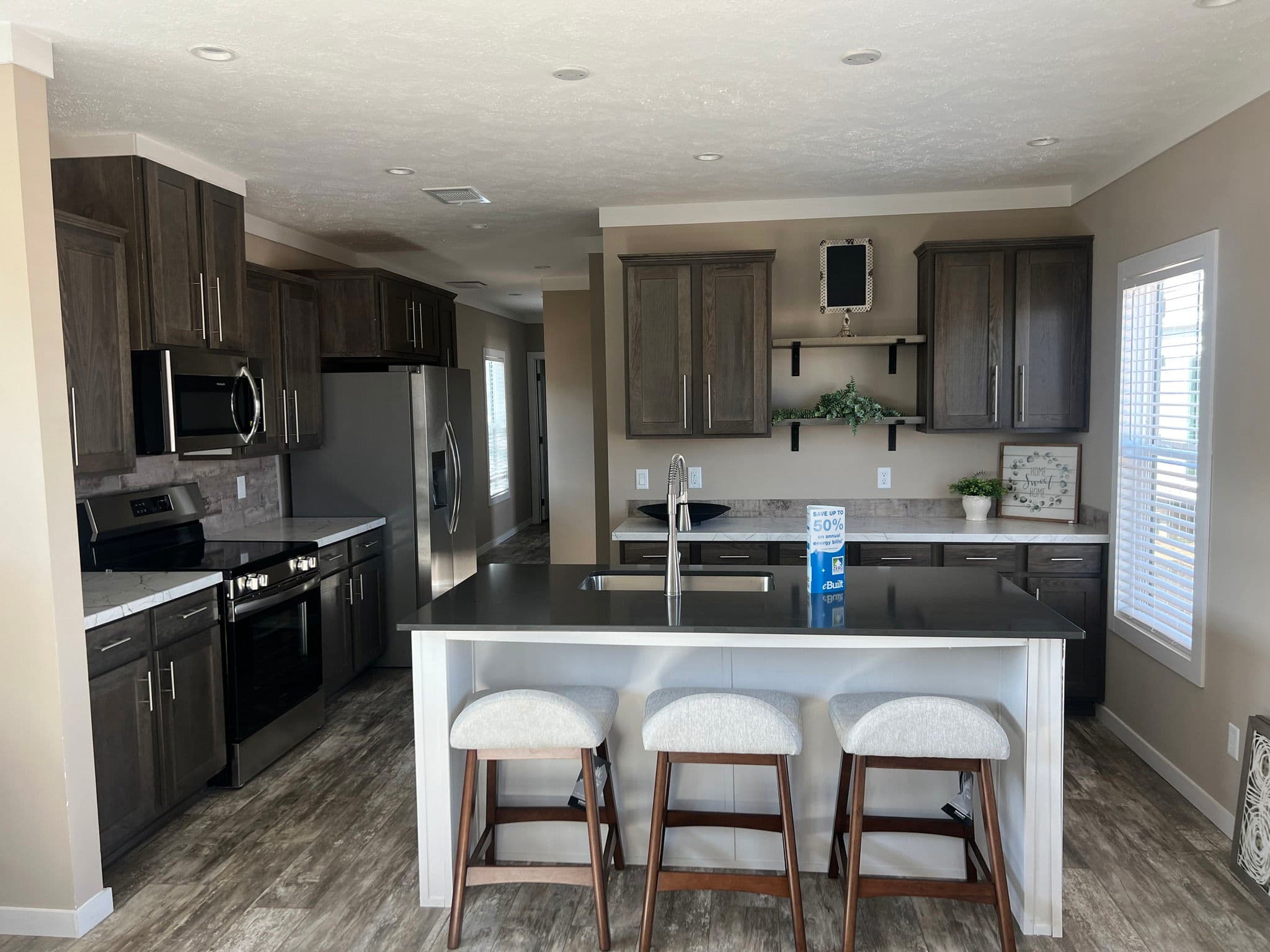 The alexander hero home features