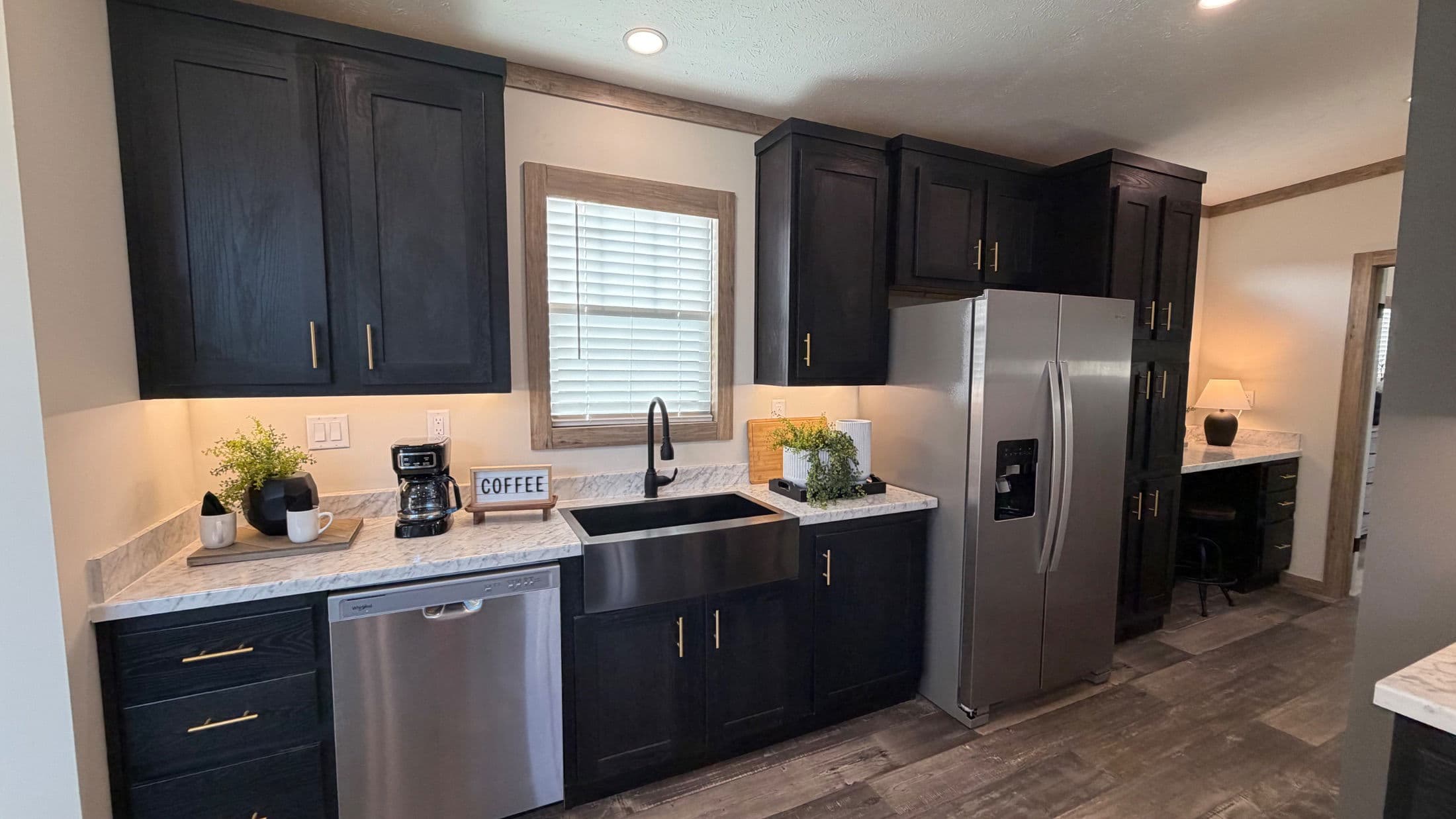 The keystone (biloxi) kitchen home features
