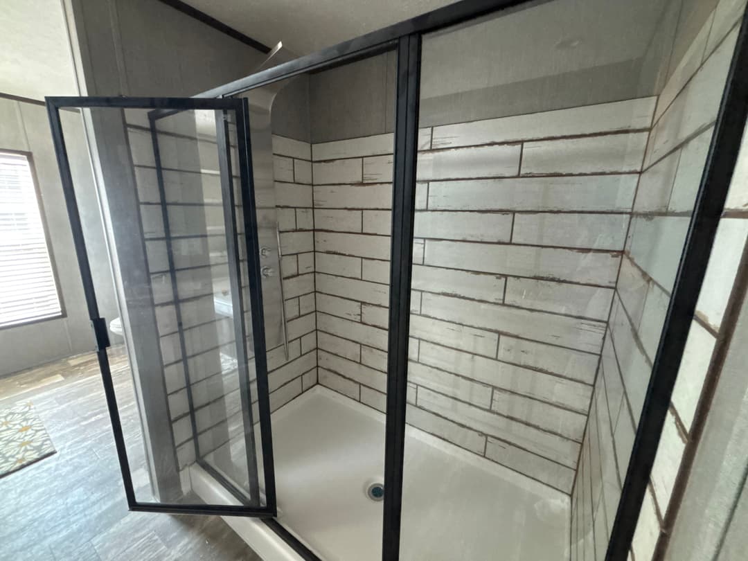 The bayside bathroom home features