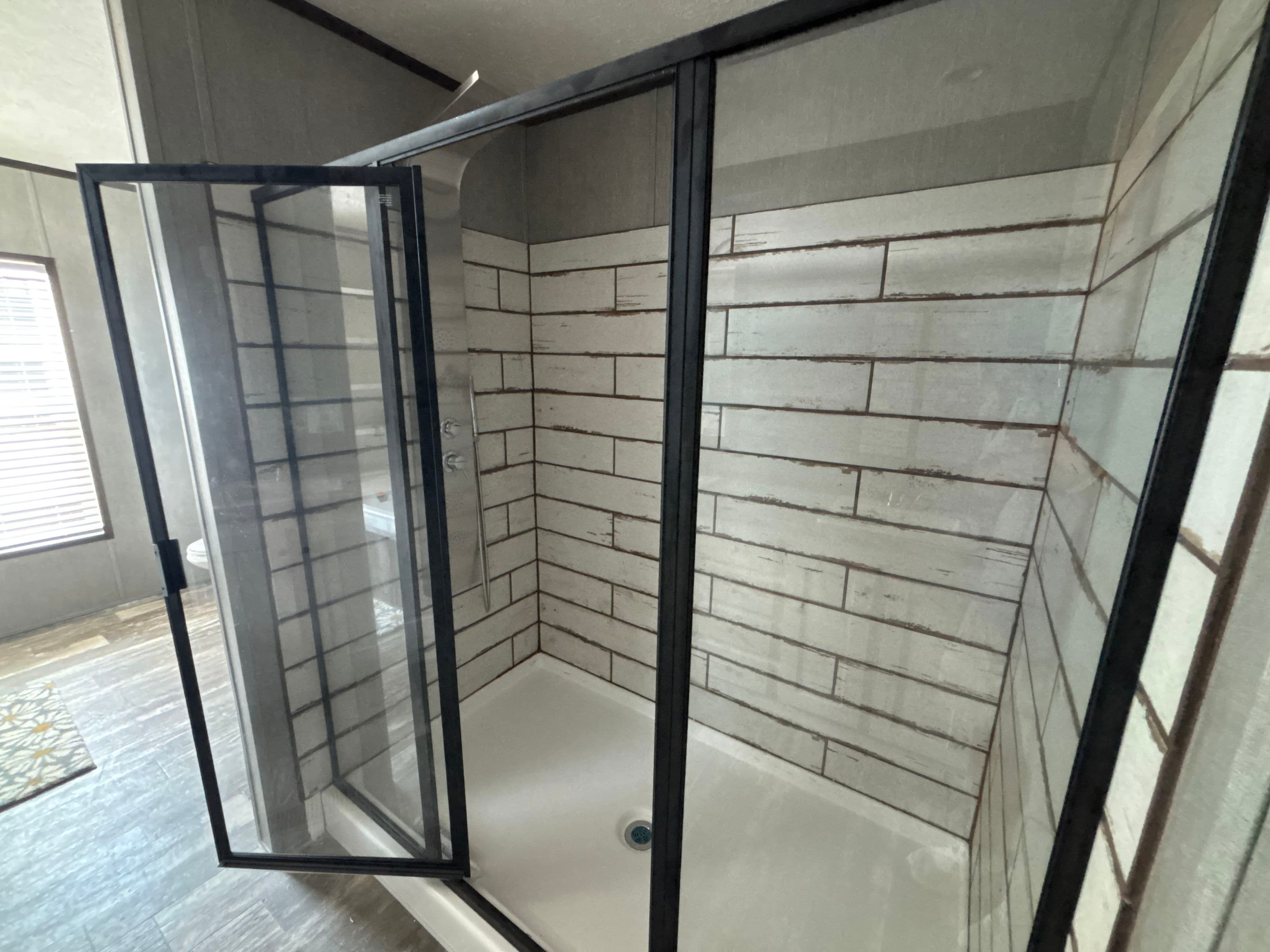 The bayside bathroom home features