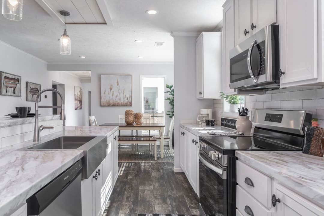 The hewitt kitchen home features