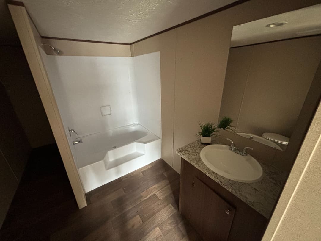 Satisfaction (wind zone 2) bathroom home features