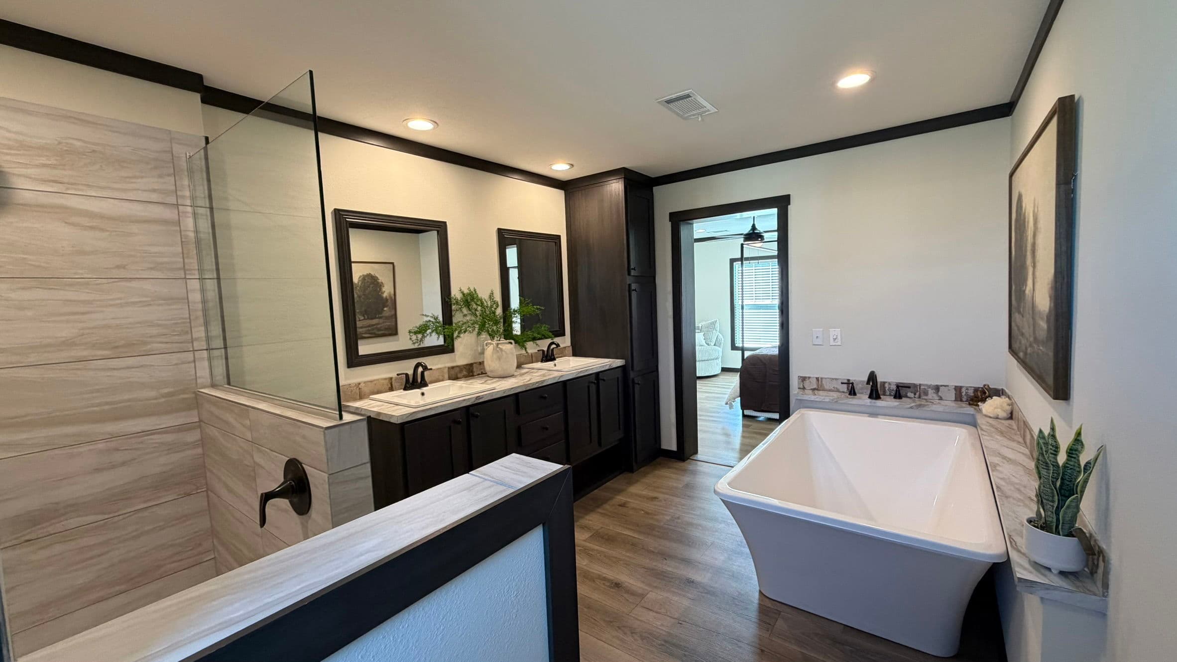 Vogue 60 (biloxi) bathroom home features