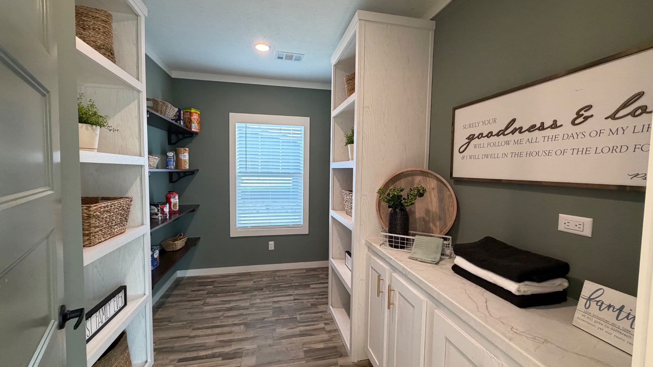 South fork (biloxi) interior home features