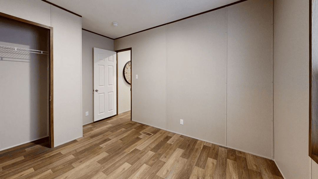 Maple bedroom home features