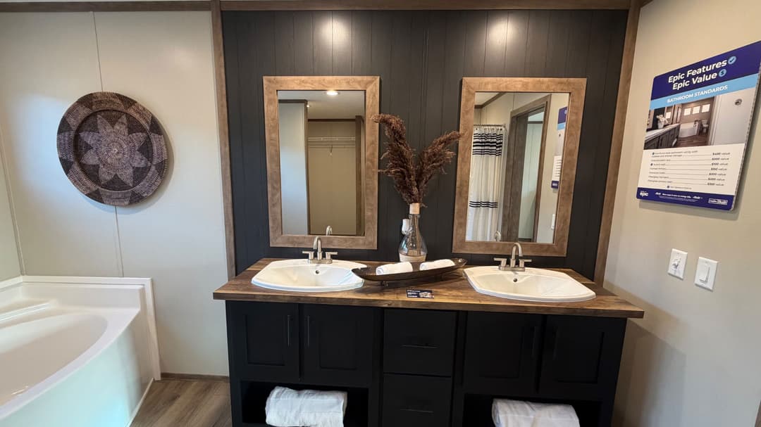 Sevier (biloxi) bathroom home features