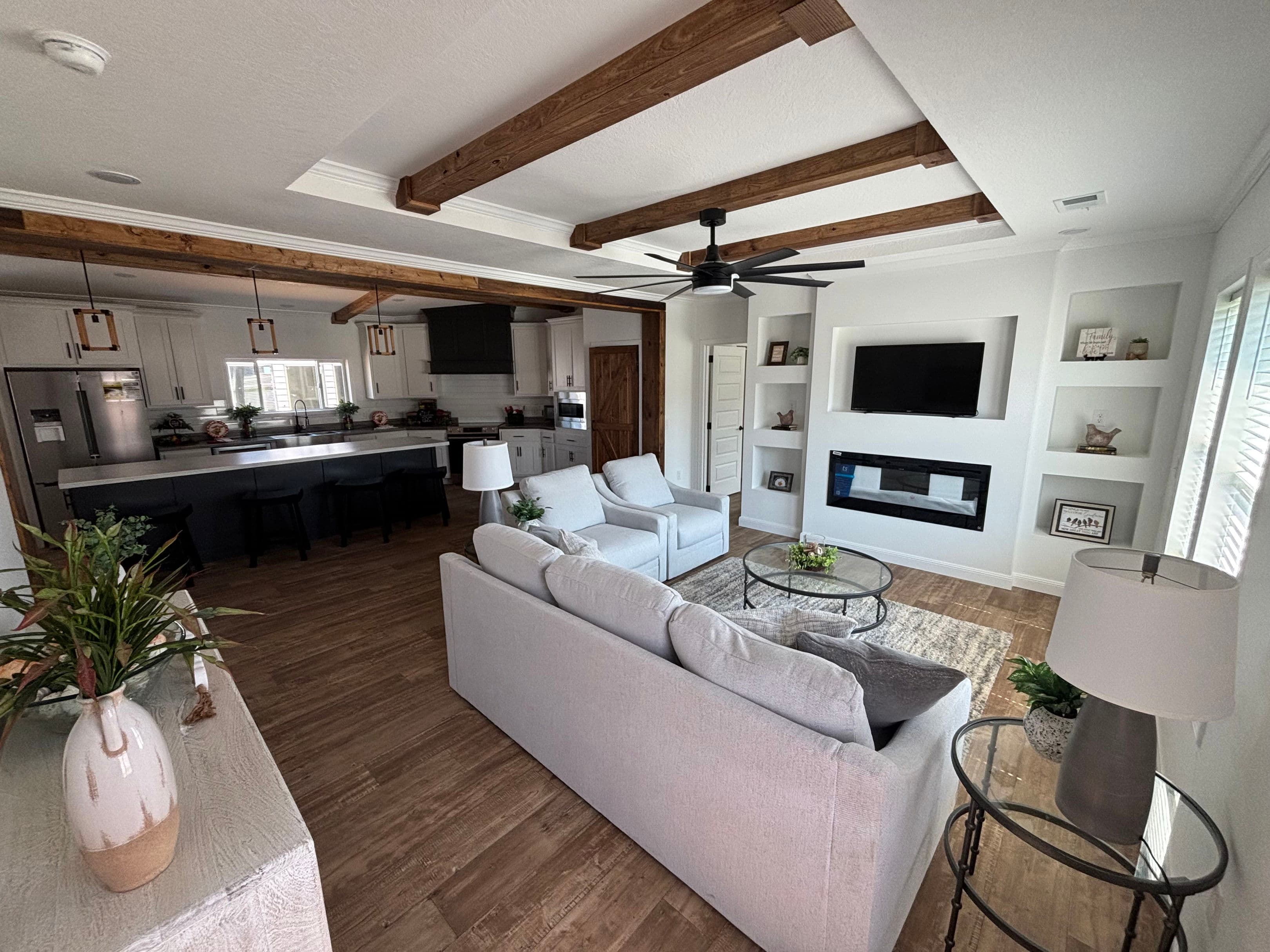 Sunshine 2010 interior home features